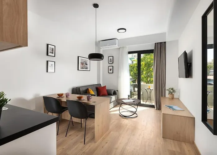 The Meta Stay - Rooftop Access 1 Bedroom Suite