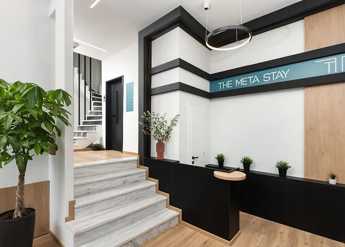 The Meta Stay - Rooftop Access 1 Bedroom Suite